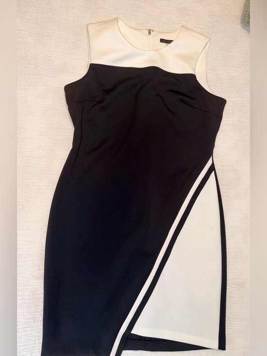 Tommy Hilfiger Elegant Colorblock Sheath Dress – Modern Black & White Design - Picture 6 of 12